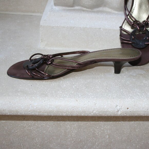 Bandolino Sandal Size 8 M - Picture 3 of 6